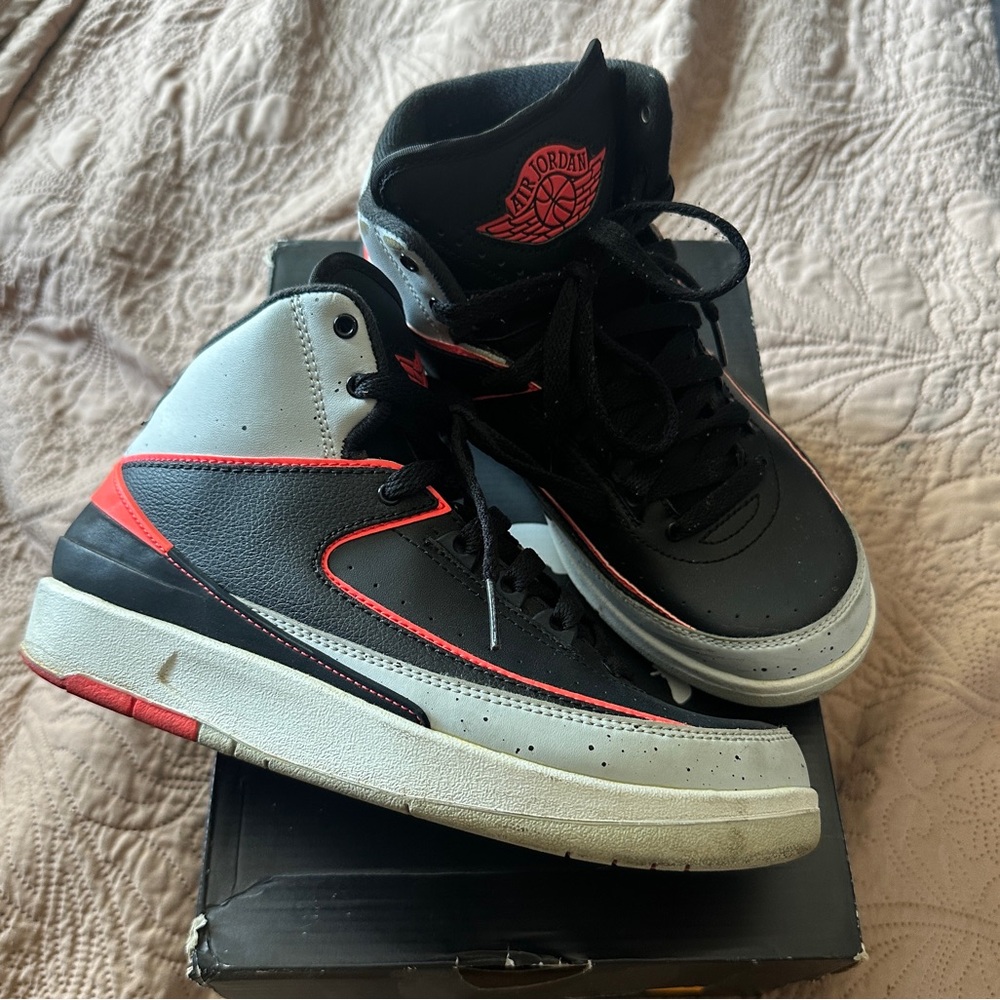Jordan 2 Retro - Picture 2 of 7